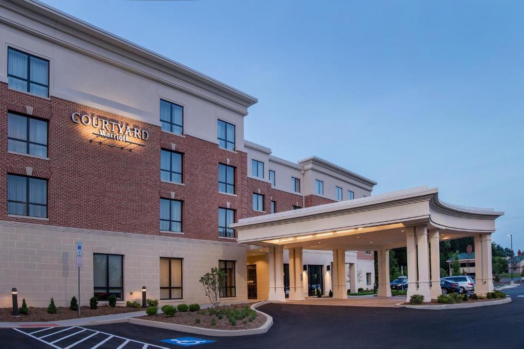 Courtyard by Marriott Hershey Chocolate Avenue Main image 1